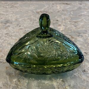 Vintage Hazel-Atlas Green Glass Trinket Box with Pinwheel/Starburst 60’s Design
